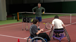 Возможность для каждого: как проходят тренировки по теннису на колясках