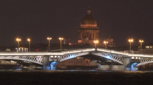 Мосты готовятся к весне: до начала навигации переправы разведут почти 70 раз