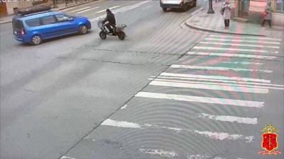 Велокурьер пострадал в ДТП на перекрестке Суворовского проспекта и 8-й Советской улицы