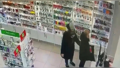 Петербургская полиция задержала группу карманниц, кравших мобильные телефоны