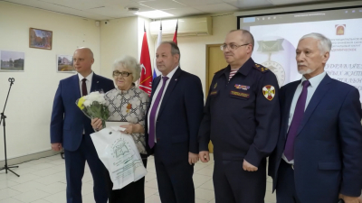 Ветерану вневедомственной охраны Раисе Власовой присвоили звание «Почетный житель муниципального образования Академическое»