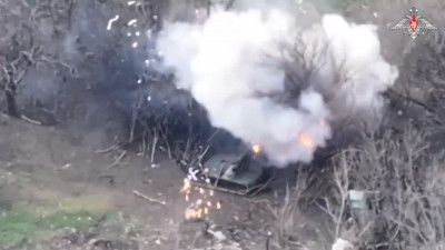 Расчеты беспилотных летательных аппаратов уничтожили САУ «Гвоздика»