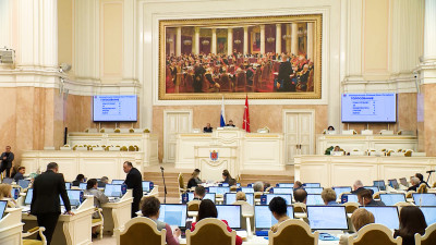 Александр Беглов поздравил петербуржцев с Днем российского парламентаризма