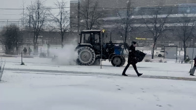 В Петербурге из-за длительного снегопада определят план уборки на выходные