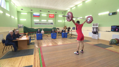 После триумфа на чемпионате Европы петербургской тяжелоатлетки Зарины Гусаловой в Северной столице стартовали городские соревнования