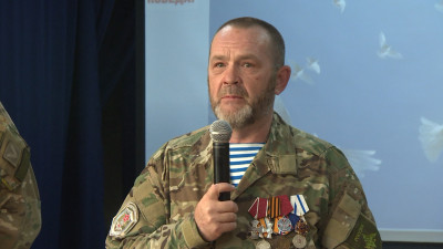 Ученикам школы № 506 рассказали о военных буднях бойцов СВО