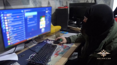 МВД и ФСБ задержали 15 человек за подмену номеров для мошенников из-за рубежа