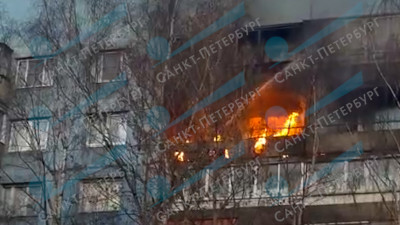 Крупный квартирный пожар на улице Кораблестроителей потушили