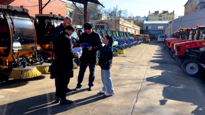 В Центральном районе провели смотр уборочной техники