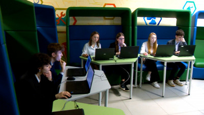 В Петербурге 43 тыс. школьников приняли участие во Всероссийской олимпиаде по финансовой грамотности