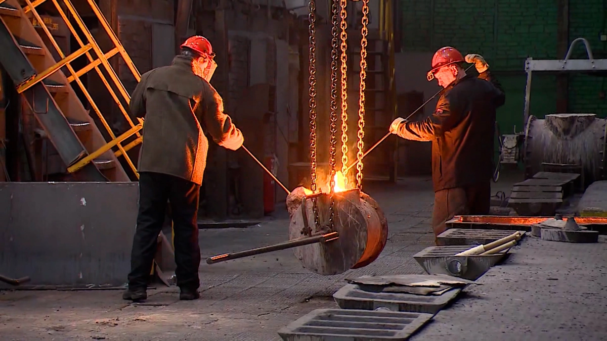 Предприятия Петербурга призвали сократить выбросы в атмосферу из-за метеоусловий - tvspb.ru