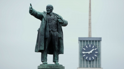 Владимиру Ленину исполнилось 155 лет: главные мифы о вожде революции