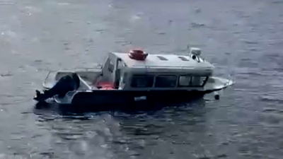 Катер застрял на Ладожском озере: пассажиров пришлось эвакуировать