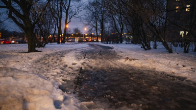 На дорогах Ленобласти 3 декабря возможен гололёд