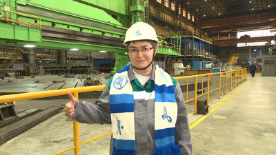 Инженер-технолог Нина Ярёменко поздравила футбольный клуб «Зенит» со 100-летием