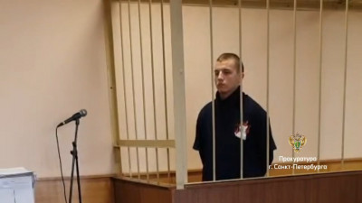 «Инкассатору» мошенников, похитившему у петербуржца более 1,5 млн рублей, дали 4 года колонии