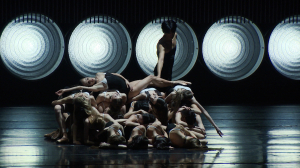 Премьера. Первая балетная премьера сезона в Мариинском театре — «Танцсцены» на музыку Стравинского в постановке Вячеслава Самодурова