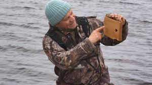 Кто ловит корюшку на пляже Ласковый?