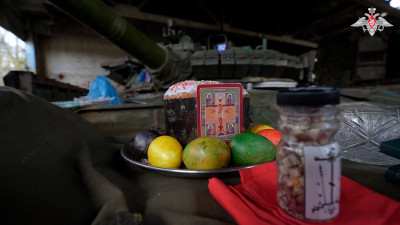 Военнослужащие танкового батальона 51-й общевойсковой армии Южного ВО встретят Пасху на боевых позициях