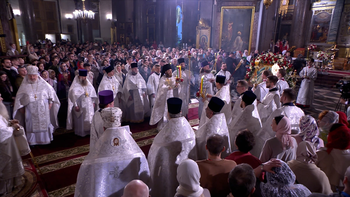 Борис Пиотровский поздравил петербуржцев с Пасхой - tvspb.ru