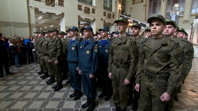 Новобранцев в воинские части проводили на Витебском вокзале