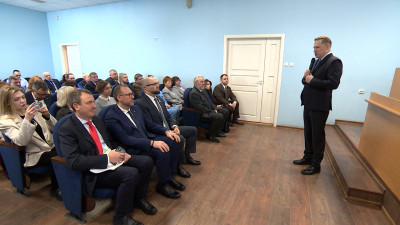 Михаил Мурашко посетил Городскую станцию скорой медицинской помощи в Петербурге