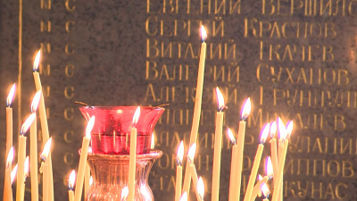 Александр Беглов почтил память погибших на «Комсомольце» моряков-подводников