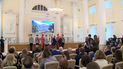 Александр Беглов по поручению президента вручил госнаграды выдающимся петербуржцам