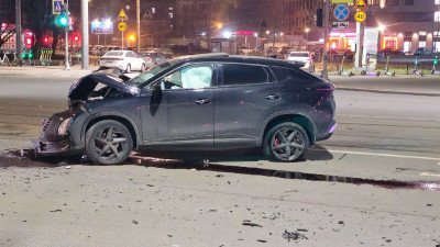 Полиция выясняет причины серьёзной аварии на Торжковской улице