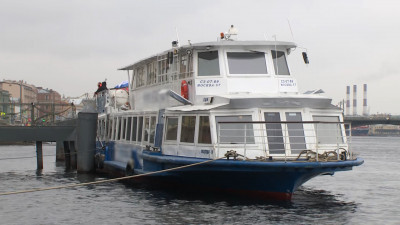 Александр Беглов: Инфраструктура обслуживания судов на реках и каналах Петербурга насчитывает более 140 причалов