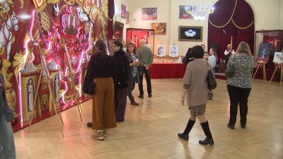 К 80-летию Великой Победы в Петербурге открылась выставка «Портрет циркового героя»