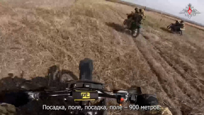 Гвардейцы Южного военного округа тренируются на мототехнике в тыловом районе ДНР