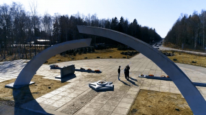 Памятники Победы. Разорванное кольцо