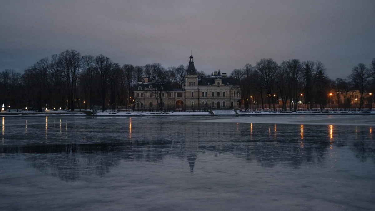 Температурные показатели продолжат превышать рамки климата: какая погода ждет Петербург 30 ноября - tvspb.ru