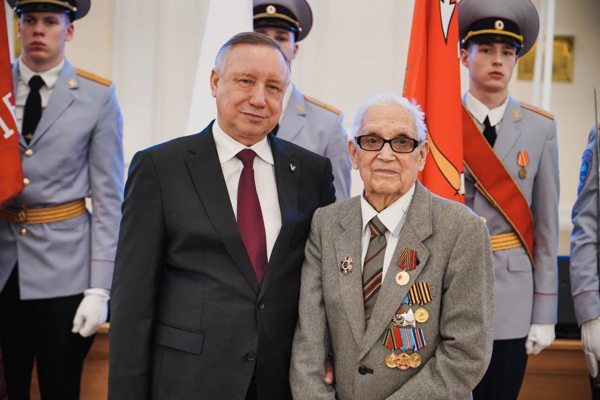 Александр Беглов: Завершили вручение медалей в честь 80-летия Победы петербургским ветеранам - tvspb.ru