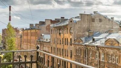 Апартаменты с красивым видом: прокуратура потребовала закрыть нелегальную гостиницу в жилом доме на Можайской улице