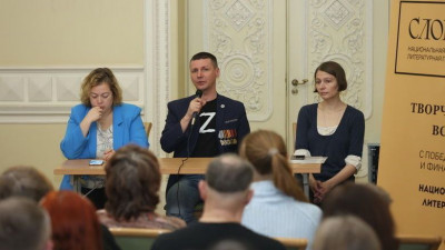 В Санкт-Петербурге прошла встреча с писателем, поэтом и бойцом СВО Дмитрием Филипповым