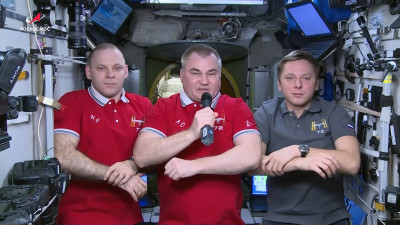 Космонавты «Роскосмоса» с орбиты поздравили жителей России с Днем космонавтики