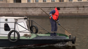 Весенняя уборка на городских акваториях
