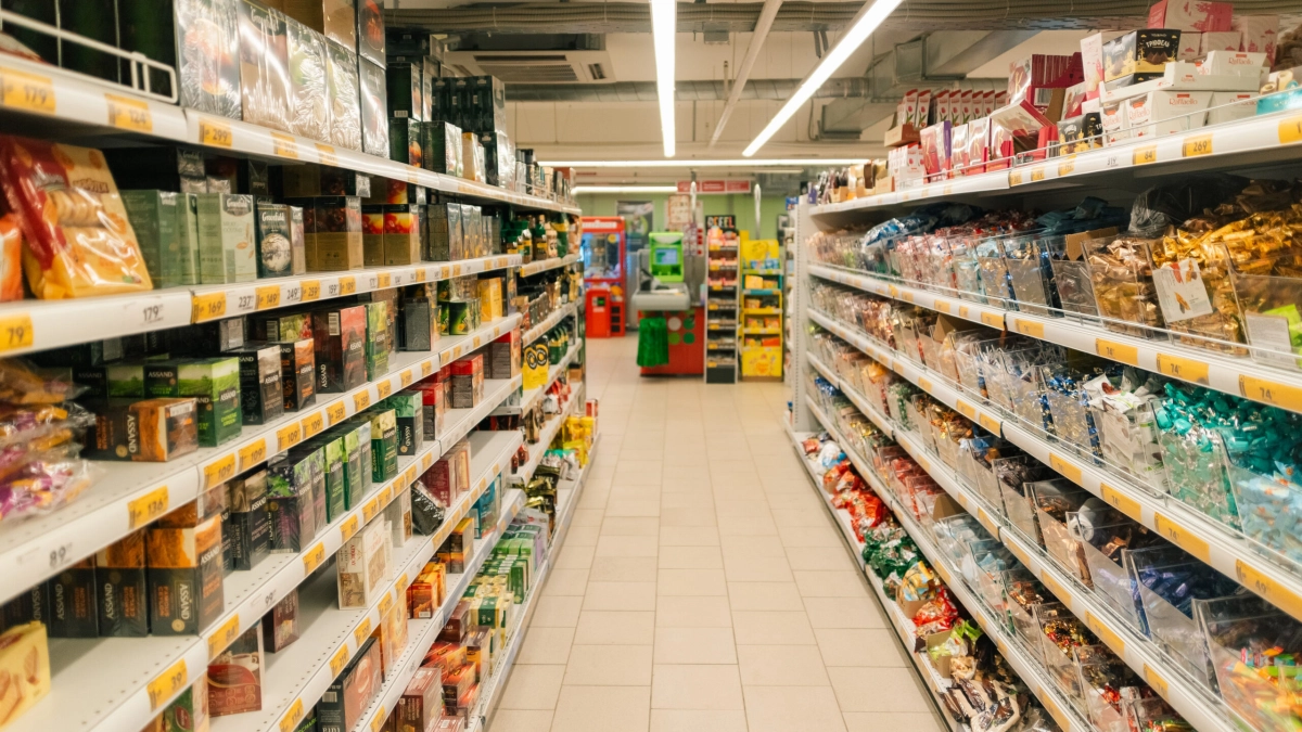 В Петербурге запретят продажу алкоголя с 27 по 29 июня из-за «Алых парусов» - tvspb.ru