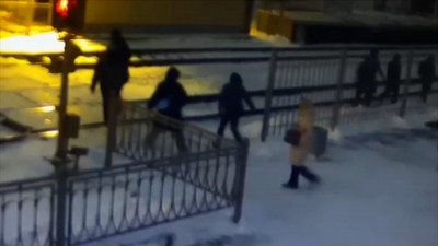 Полицейские на Балтийском вокзале «сняли с электричек» юных зацеперов и отвезли их в отдел