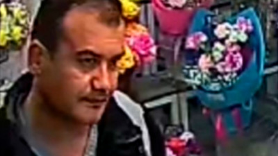 Мужчину, который приставал к девушкам в цветочных магазинах, отправили под стражу