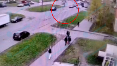 На Ленинском проспекте сбили подростка на электросамокате