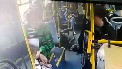 Маленькая девочка выпала из коляски в автобусе на Васильевском острове