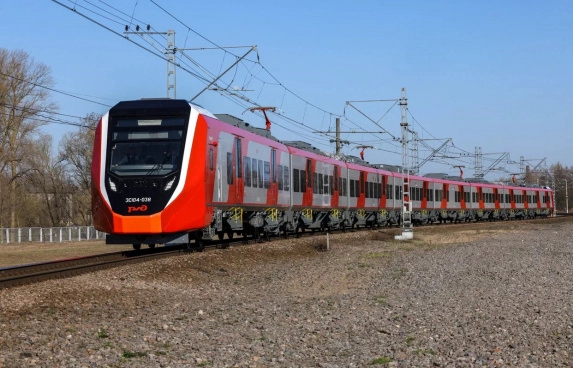 Первый электропоезд «Финист» отправился с Балтийского вокзала - tvspb.ru