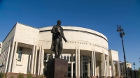Перед зданием Российской национальной библиотеки установили памятник Михаилу Сперанскому