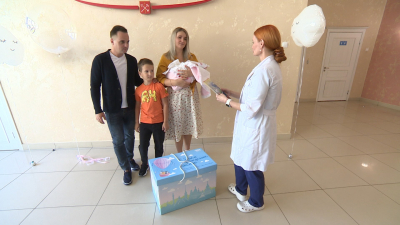 Александр Беглов: Город вдвое увеличил объем средств на «коробки новорожденным» – обеспечим ими все семьи, где в 2025 году появятся на свет маленькие петербуржцы