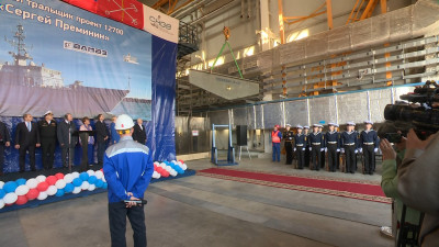 На Средне-Невском судостроительном заводе торжественно заложили минный тральщик: ему дадут имя Героя Советского Союза Сергея Преминина