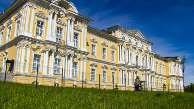 «Дать время для отдыха и другой деятельности»: как помогают справляться с учебной нагрузкой в Санкт-Петербургском кампусе Кембриджской международной школы