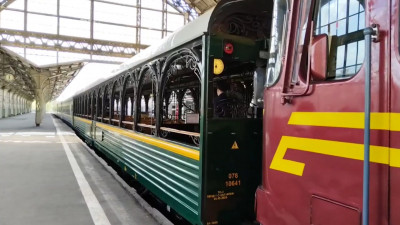 Вагоны ретропоезда «Рускеальский экспресс» представили на Витебском вокзале